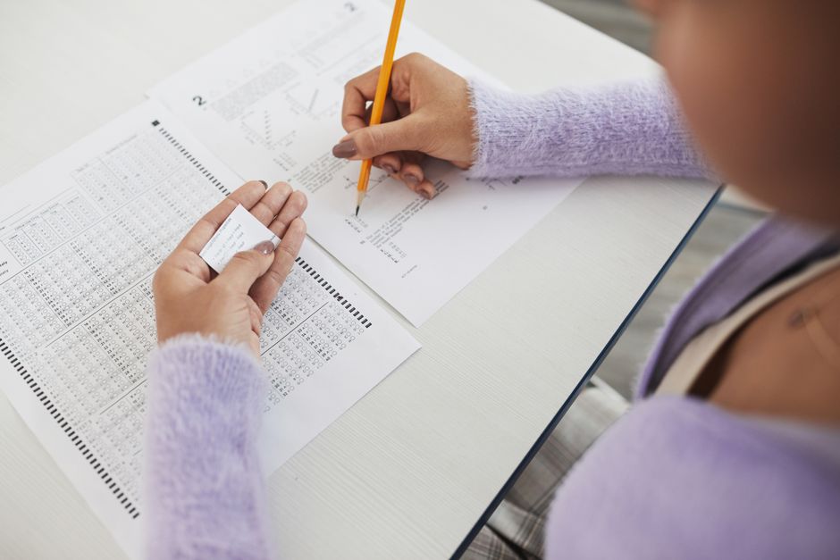 Mastering Printer Test Pages: Your Ultimate Troubleshooting Guide 3 Example of a test page showing print quality issues such as streaks and color inaccuracies